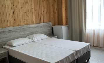 Четырёхместный номер Standard с балконом в Mari