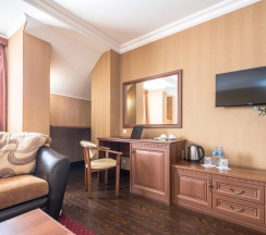 Двухместный номер Standard с видом на город двуспальная кровать в Театр