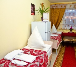 Номер стандарт с 4 односпальными кроватями в Home Hotel