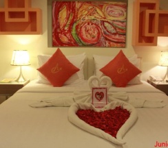 Двухместный люкс двуспальная кровать в Ayara Grand Palace Hotel