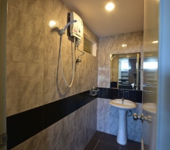 Номер Premier с балконом в LOFT Salaya