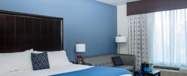 Двухместный номер Deluxe двуспальная кровать в Holiday Inn Express & Suites Austin NW - Arboretum Area, an IHG Hotel