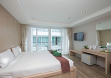 Номер Standard с балконом в The Palms Kamala Beach