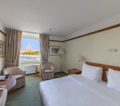 Номер стандарт с видом на реку в Radisson Slavyanskaya Hotel Moscow