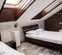 Классический трехместный номер (5 этаж без лифта) в Everest