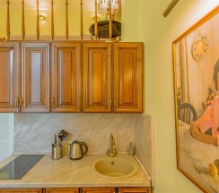 Двухуровневая студия для троих в Цветной Петербург дом художников