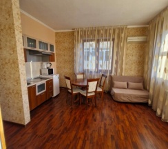 семейный  трёхкомнатный с кухней в Вдохновение