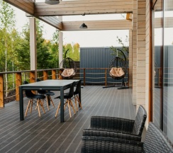 Четырёхместный коттедж Deluxe в Винни-Вилла