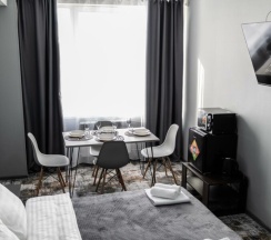 Комфорт двухкомнатный с красивым видом в Kravchenko hotel