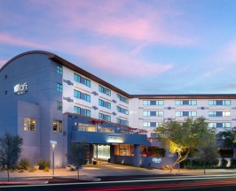 Двухместный номер Standard с видом на бассейн в Aloft Scottsdale