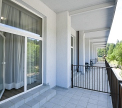 «У скалы» Дабл Плюс в Лесная сказка