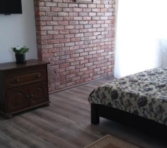 Стандартный номер (с балконом) Широкая двуспальная кровать + доп.место в Garden House