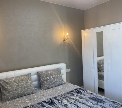 4-местные 1-комнатные апартаменты люкс с 1 двуспальной кроватью в AntoninaApartments (АнтонинаАпартментс) на улице Крылова