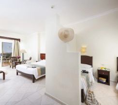 Четырёхместный номер Plus семейный Comfort в Three Corners Sunny Beach Resort