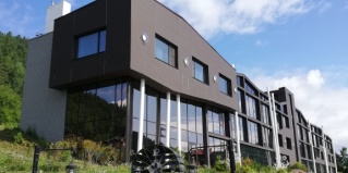 Листвянка: Апартаменты Baikal Hill Residence