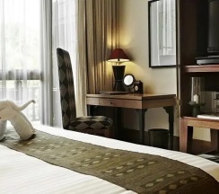 Двухместный полулюкс с видом на лагуну двуспальная кровать в Anantara Hua Hin Resort