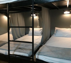 Двухместный семейный номер Standard двухъярусная кровать в Beehive Phuket Old Town - Hostel