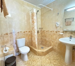 Трехместный комфорт с балконом с доп местом в Атриум