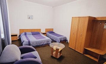 Номер комфорт улучшенный с 1 односпальной и 1 двуспальной кроватью в Валенсия