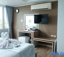 Трёхместный люкс Executive с видом на море в The Beach Front Resort Pattaya  - SHA Plus