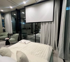 Дом с террасой в Зеркальный дом в горах