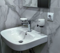 Трёхместная комната с балконом в Tere