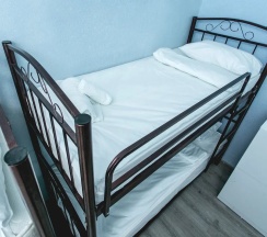 Кровать в общем номере (мужской номер) в Хостел Sherlock Homes Баку