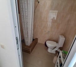 Двухместный номер Economy с балконом и с видом на море двуспальная кровать в Горная лаванда