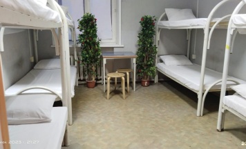 Койко-место в мужском номере на 10 человек в Hotelhot