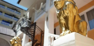 Лоо: Гостевой дом Людмила