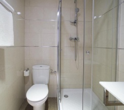 Двухместный номер Standard 2 отдельные кровати в Hostal Drassanes