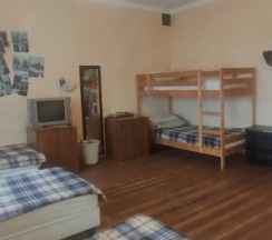 Кровать в общем номере (женский номер) (общая ванная комната) в В городе N