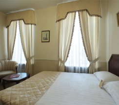 Бизнес большая кровать в Marco Polo St.Petersburg 4