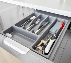 2-комнатные апартаменты люкс с 1 односпальной и 2 двуспальными кроватями в Ваш Комфорт Апарт на улице Дмитрия Благоева