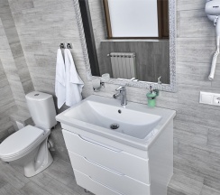 Номер с двумя двуспальными кроватями (3) в July hotel