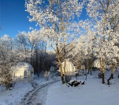 Сфера с балконом и гамаком в Клевер