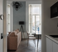 Двухуровневый люкс с видом на Невский проспект или Садовую улицу в Огюстин Шатильон