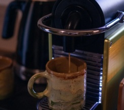 Двухместный номер Comfort с балконом двуспальная кровать в Конь в пальто