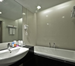 Семейный люкс с 2 комнатами в Отель The Ashlee Heights Patong Hotel & Suites