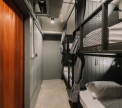 Кровать в общем номере в Bed & Bike Hostel