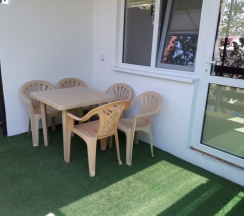 Шестиместный полулюкс с 2 комнатами с балконом и с красивым видом из окна в Гостиница