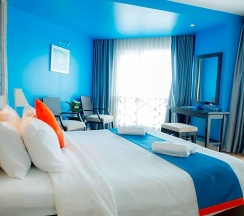 Двухместный номер Deluxe seafront двуспальная кровать в Seabreeze Jomtien Resort