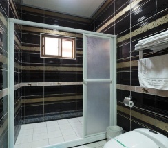 Четырёхместный номер Standard в Zen and Pine Resort