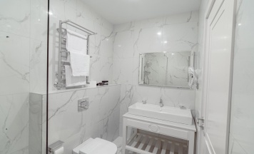 Номер делюкс премиум, корпус Нумера купца Озерова в Русские Сезоны