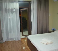 Двухместный номер Standard с балконом 2 отдельные кровати в Guest House Madonna
