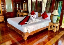 Номер Deluxe beachfront в Anda Resort Koh Lipe