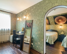 Люкс с балконом в Отель Диалог