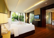 Moken Suite Pool Access с балконом в Отель Graceland Khaolak Beach Resort