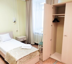 Кровать в 4-местном общем номере в Smart Hotel KDO Тюмень