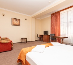 СЮИТ ДЖУНИОР в Аврора